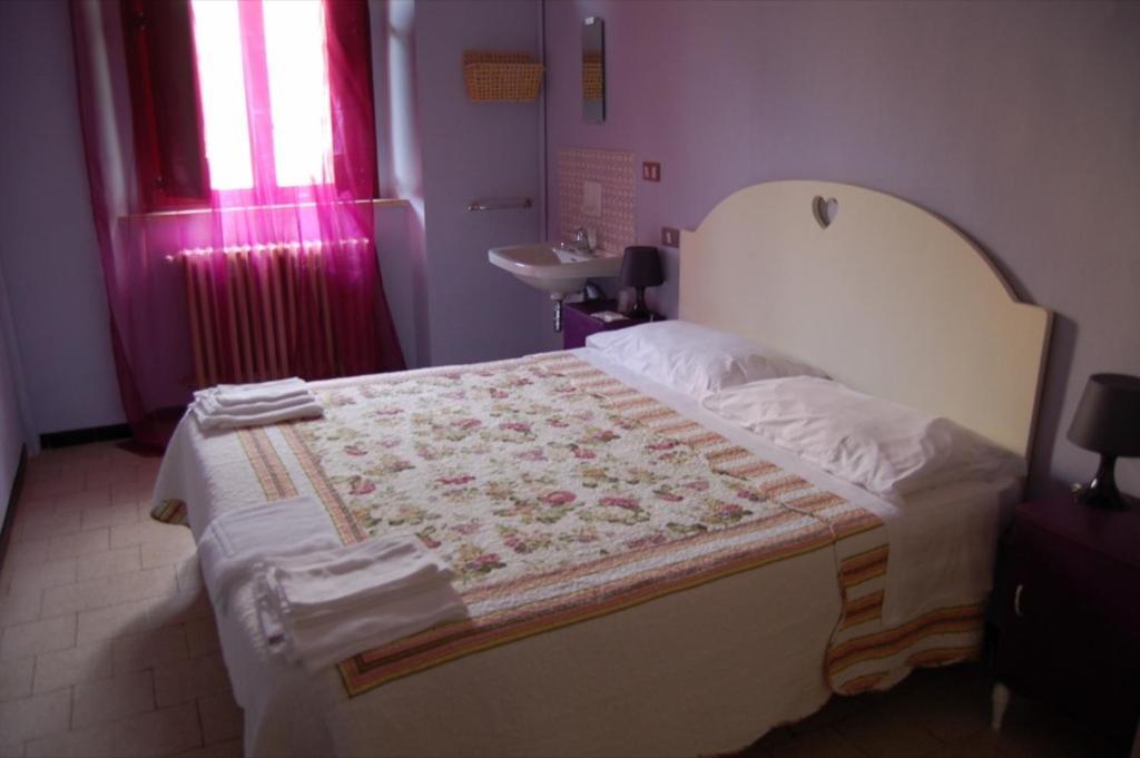 Casa Betania Hotel Cortona Szoba fotó